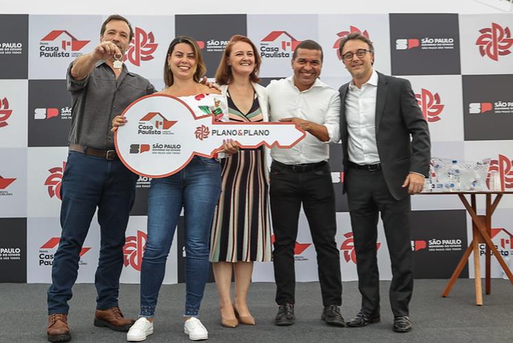 Governo de SP atende 81 famílias com subsídios para aquisição de apartamentos no bairro do Belém